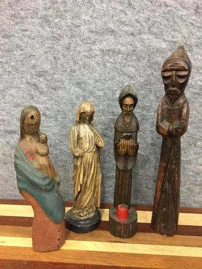 Lot de 4 statues en bois et plâtre patiné...