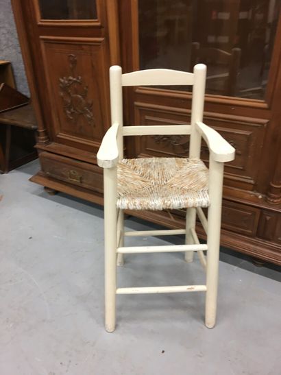 null Chaise haute en bois peint
