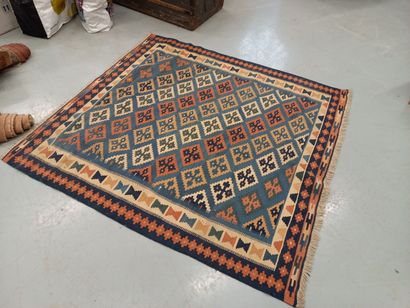 null Kilim

155 x 152 cm