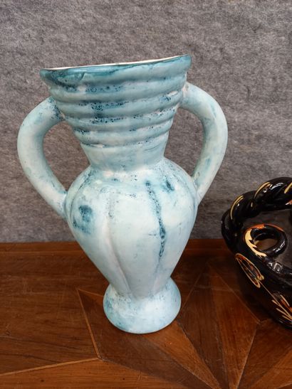 null 2 vases

H bleu : 30 cm