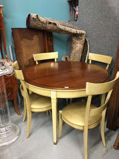 null Meubles GRANGE

Table et quatre chaises en bois laqué

D : 116 cm