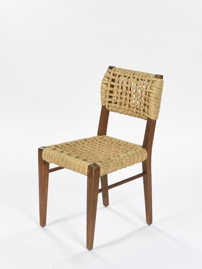 null Adrien AUDOUX & Frida MINET (XXème) 

Suite de six chaises à structure en chêne...