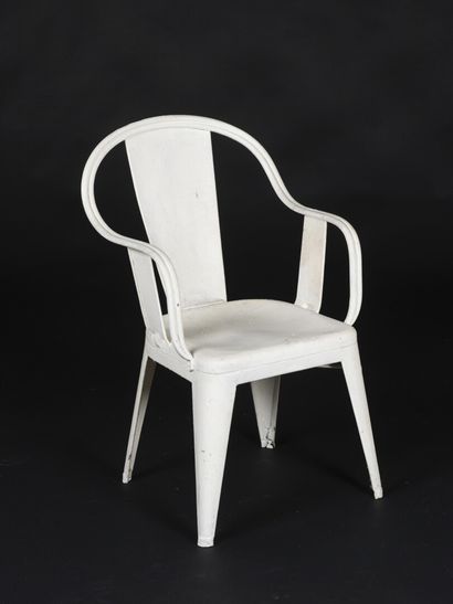 null Xavier PAUCHARD (1880-1935)

Suite de six fauteuils modèle C en tôle peinte...