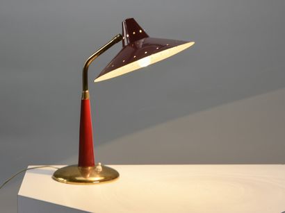 null TRAVAIL ITALIEN 1950

Lampe de table à base circulaire renflée en laiton doré...