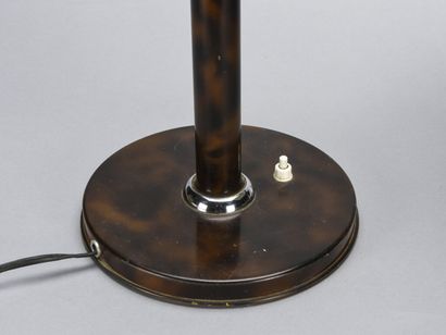null Alfred MÜLLER (XX ème)

Lampe de table articulée modèle Quick à base circulaire...