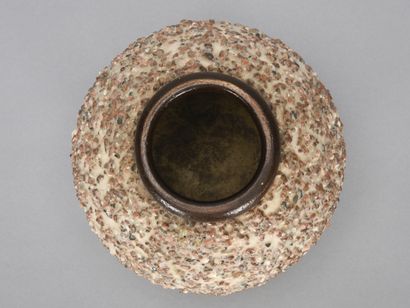 null gLouis-Auguste DAGE (1885-1963) 

Vase de forme boule à col renflé en céramique...