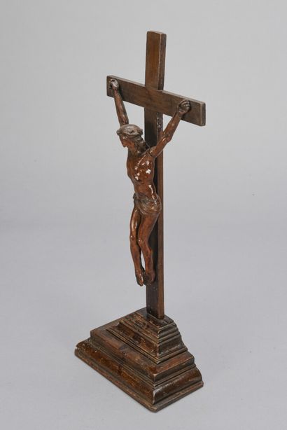null Christ en ronce sculpté et finement ciselé 

Travail populaire, fin 18ème siècle...