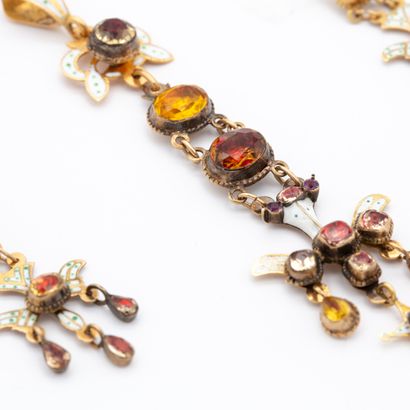 null Parure : Paire de pendants d'oreilles et pendentif Saint Esprit en or jaune...