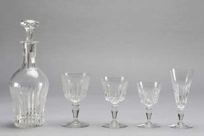 null BACCARAT service de verres en cristal complet à dix pièces par taille, il comprend:

12...