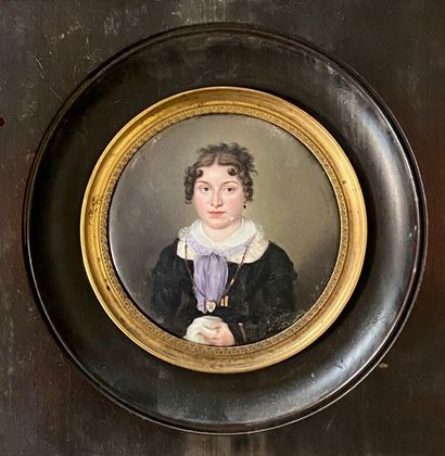 null Emma DUPUY, portrait de jeune fille miniature émaillée sur métal

Signé et daté...