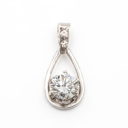 null Pendentif en or blanc (750) 18K griffé d'un diamant taille moderne de 1 carat...