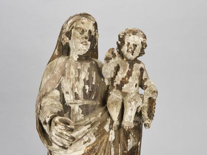 null Vierge à l'Enfant en bois sculpté 

Chêne 

Traces de dorure et de polychromie...