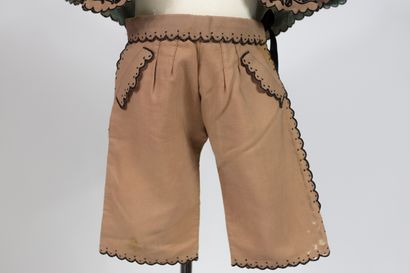 null Un ravissant ensemble paletot et culotte d'enfant Napoléon III Circa 1860/1870....