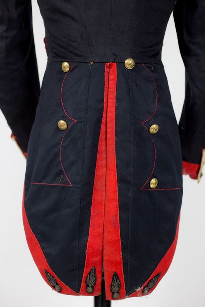 null Deux tuniques d'école militaire pour jeune homme en drap de laine Circa 1890/1920....