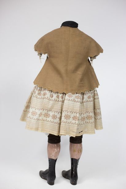 null Mannequin à robe d'enfant en indienne et son paletot Impressionniste, période...