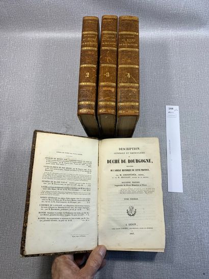 null Courtépée. Description générale et particulière du Duché de Bourgogne.4 volumes...