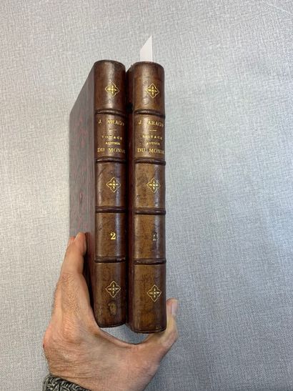 null Arago. Souvenirs d'un aveugle. Voyage autour du monde. 2 volumes reliés cuir....