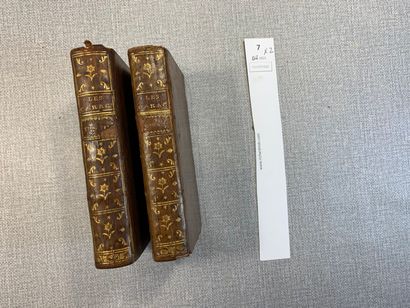 null Les Caractères de la Bruyère. 2 volumes reliés cuir. Paris, 1750.