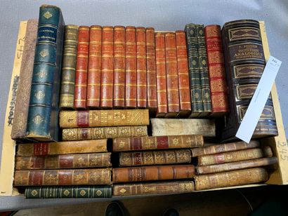 null Un ensemble de 32 volumes reliés cuir XVIIIe/XIXe dont Histoire de la Restauration,...