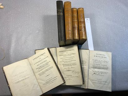 null [Médecine]. Un ensemble de 7 volumes reliés début XIXe, dont : Elément d'hygiène...