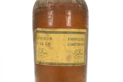 null 1 B CHARTREUSE JAUNE FOURVOIRIE PÉRIODE 1878-1903 (9,5 cm; étiquette tachée;...