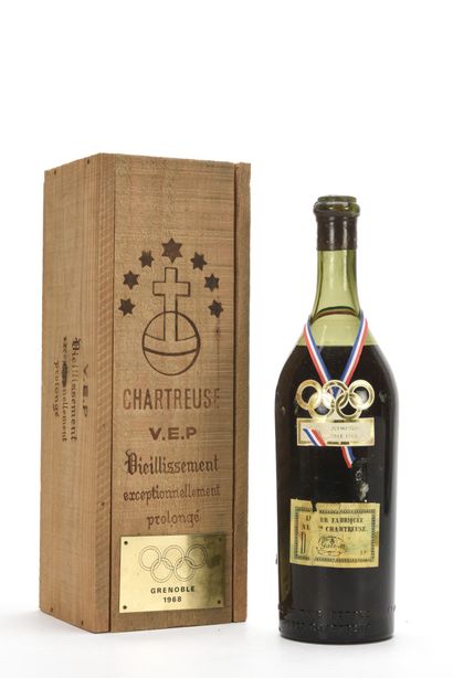 null 1 B CHARTREUSE JAUNE V.E.P. CUVÉE OLYMPIQUE GRENOBLE 1968 (Caisse Bois d'origine)...