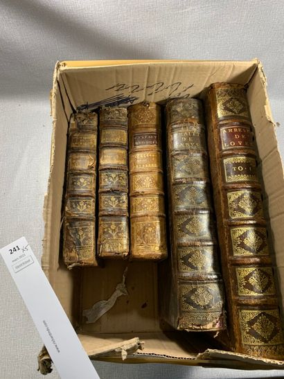 null 5 volumes in-4 et in-folio incomplets ou accidentés. Epoque XVIIe ou XVIIIe...
