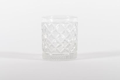 null 6 gobelets en cristal taillé à fond étoilé à décor d'une résille de cubes guillochés

Epoque...