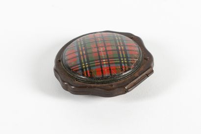 null Deux boites à décor de Tartan écossais, joint un petit porte-monnaie à décor...