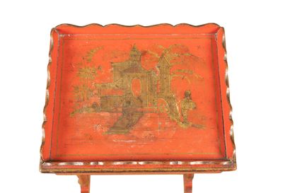 null Table de chevet en bois laqué rouge, travail d'inspiration chinois, elle ouvre...