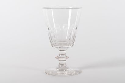 null 8 grands verres en verre taillé à pan

 XIXe 

H. 14.5 cm