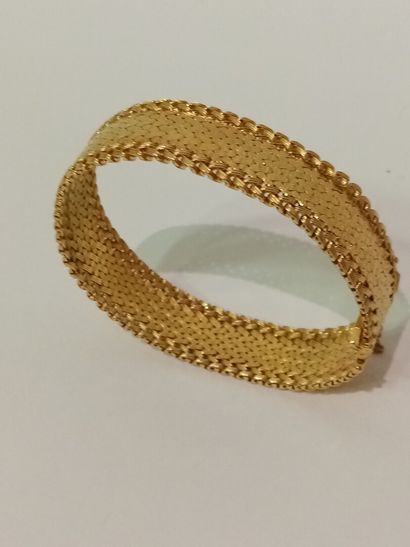 null Bracelet manchette en or jaune 

Poids : 41 grammes