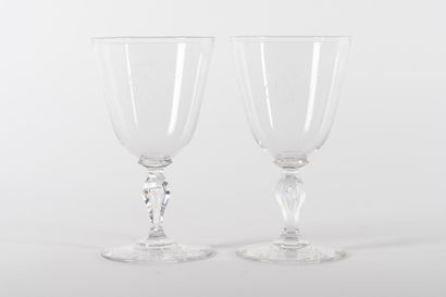 null Deux verres à dégustation en cristal, la coupe est monogrammée M, pied balustre

...