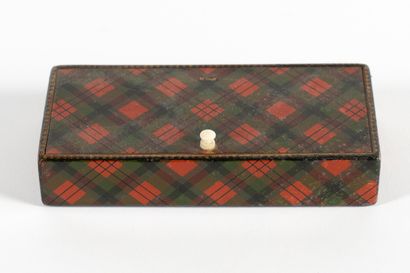 null Deux boites à décor de Tartan écossais, joint un petit porte-monnaie à décor...