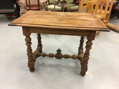 null Table en bois tourné

76 x 64 cm

107 cm