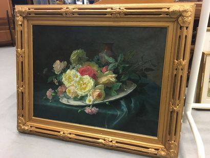null Entourage de Jules Médard (1855-1925)

Bouquet de roses

Huile sur toile

50...