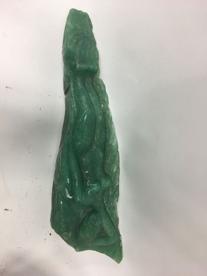 null Femme médecine en jade sculpté

L : 31 cm