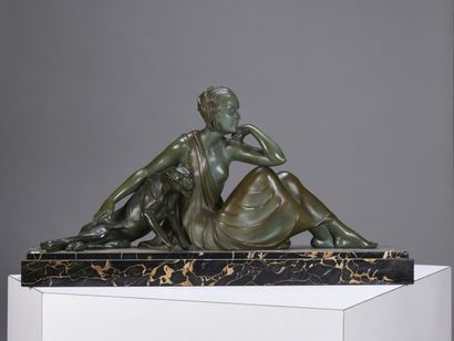 null Armand GODARD (XIXe-XXe)

Femme à la panthère

Épreuve en bronze patiné vert...