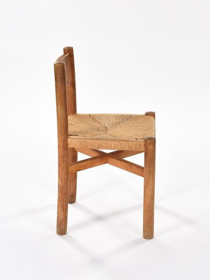 null Charlotte PERRIAND (1903-1999)

Suite de six chaises modèle Méribel à montants...