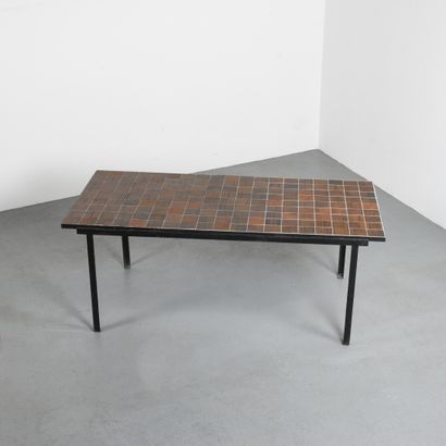 null Mado JOLAIN (1921-2019)

Rare grande table de salle à manger à structure en...