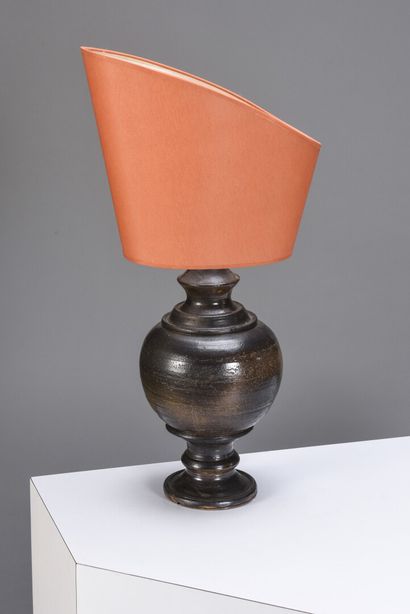 null Jean MARAIS (1913-1998)

Lampe de table à décor d'une sphère en terre rouge...