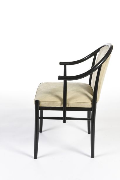 null STORZ + PALMER

Suite de six fauteuils à structure en bois courbé laqué noir...