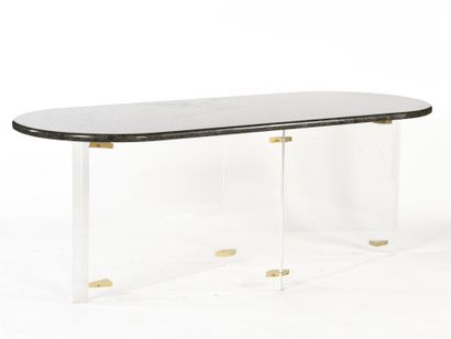 null TRAVAIL 1970

Table haute ou console à base en plexiglas et laiton doré. Plateau...