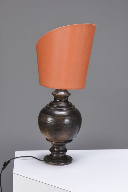 null Jean MARAIS (1913-1998)

Lampe de table à décor d'une sphère en terre rouge...