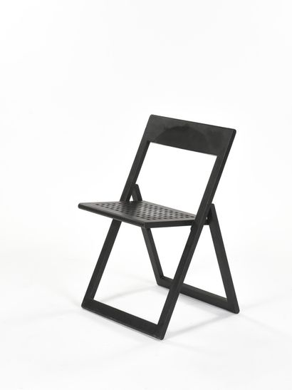 null Marc HELD (Né en 1932)

Suite de quatre chaises pliantes modèle Aviva à assise...