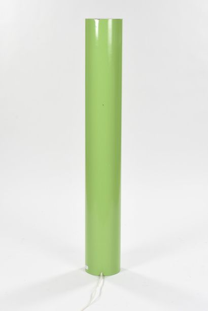 null TRAVAIL 1960

Lampadaire de forme cylindrique en métal laqué vert pomme et réflecteur...