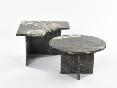 null TRAVAIL 1970

Paire de tables basses gigognes entièrement en marbre suisse cipolin.

Hauteur...