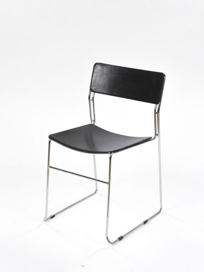 null ARRBEN, ITALIA

Suite de six chaises modèle Sultana à structure en métal chromé....