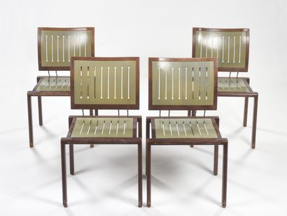 null Bruno REY (né en 1935)



Suite de quatre chaises à structure en bois teinté...