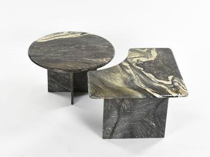 null TRAVAIL 1970

Paire de tables basses gigognes entièrement en marbre suisse cipolin.

Hauteur...